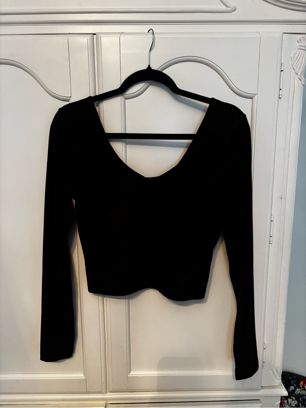 lululemon athletica Black Long-Sleeve V-Neck Crop Top